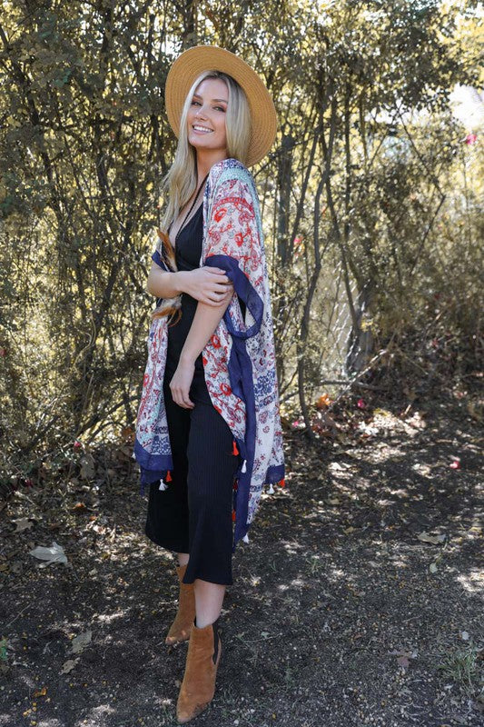 Chal tipo kimono con patchwork floral y paisley