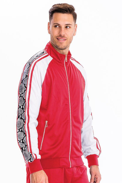 CHAQUETA DEPORTIVA CON ESTAMPADO LATERAL DE SERPIENTE