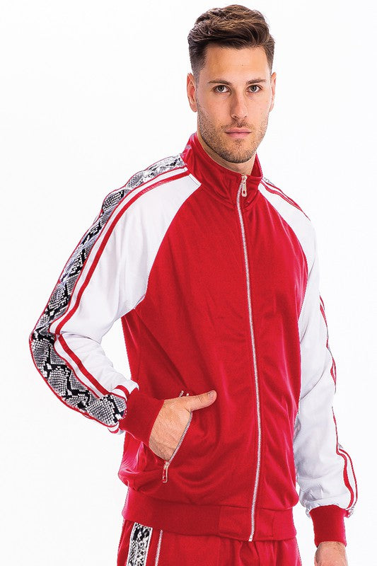 CHAQUETA DEPORTIVA CON ESTAMPADO LATERAL DE SERPIENTE