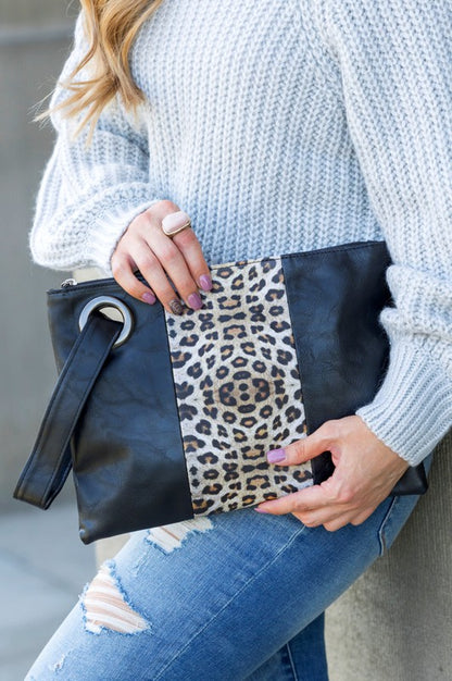 Clutch de leopardo en dos tonos