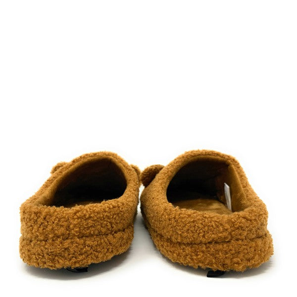 Bear Hug - Women's Slip On House Animal Slippers