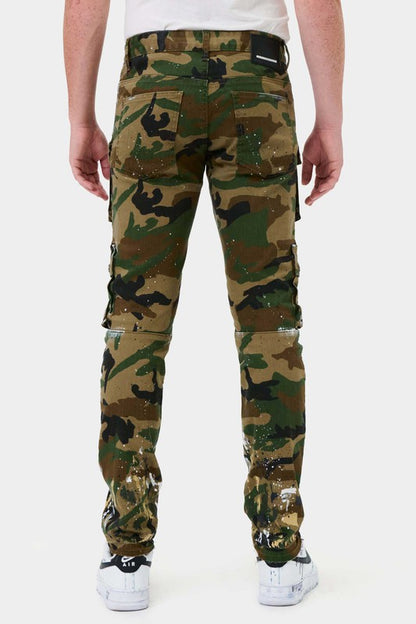 Pantalones rectos ajustados tipo cargo con estampado de camuflaje