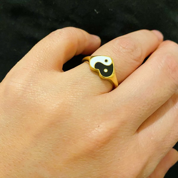 Anillo con sello de corazón Yin Yang