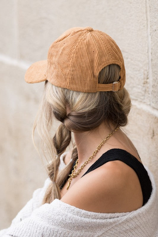 Gorra estilo boyfriend de pana