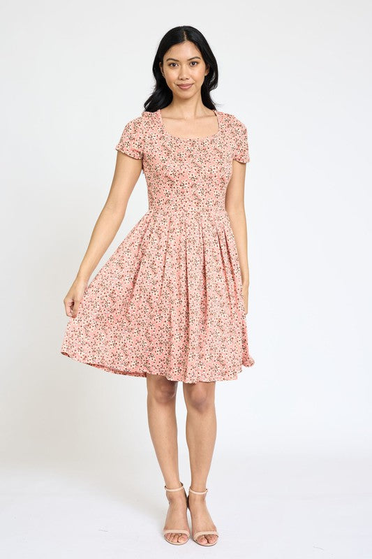 Vestido midi plisado de manga corta floral