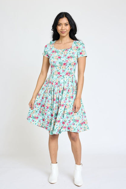 Vestido midi plisado de manga corta floral