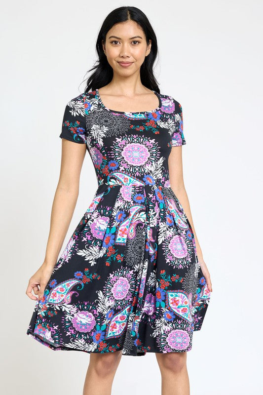 Vestido midi plisado de manga corta Medallion