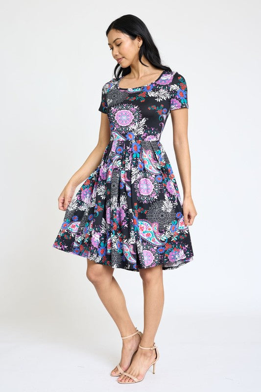 Vestido midi plisado de manga corta Medallion