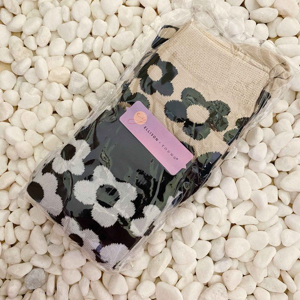 Modern Daisy Socks Set Of 2 Pairs