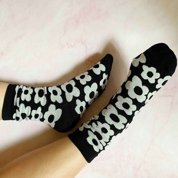 Modern Daisy Socks Set Of 2 Pairs