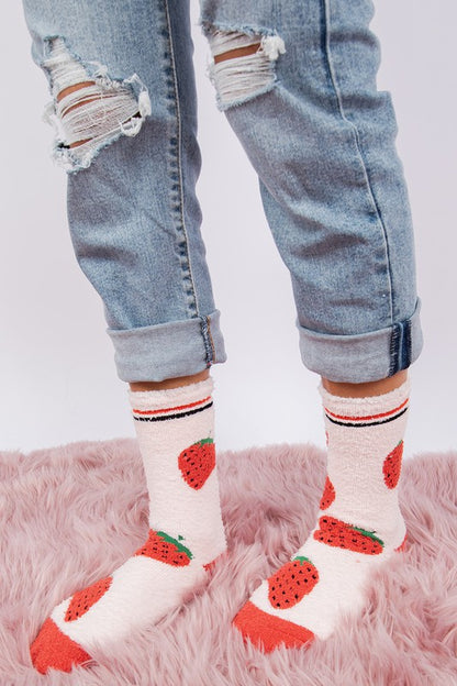 Berry - Women's fuzzy crew socks