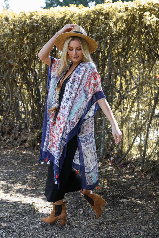 Chal tipo kimono con patchwork floral y paisley