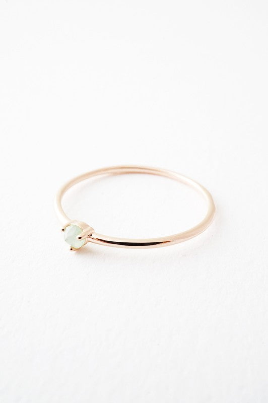 Anillo de orbe de cristal con solitario de jade